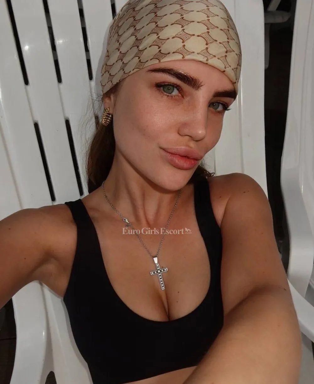 Eva photo 3