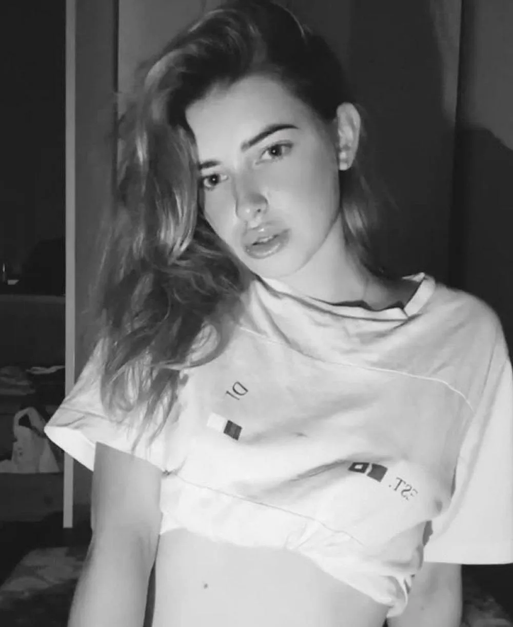 Yana photo 2