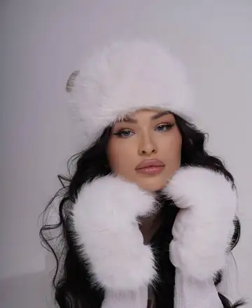 Polina preview